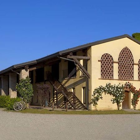 Agriturismo Cascina Marzana Hotel Павия Екстериор снимка