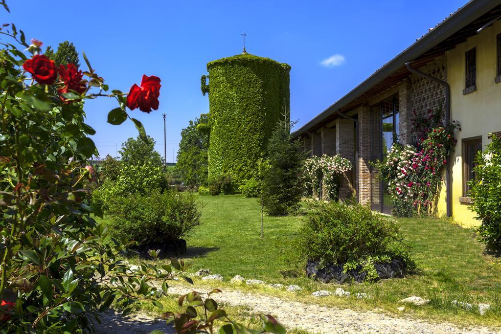 Agriturismo Cascina Marzana Hotel Павия Екстериор снимка