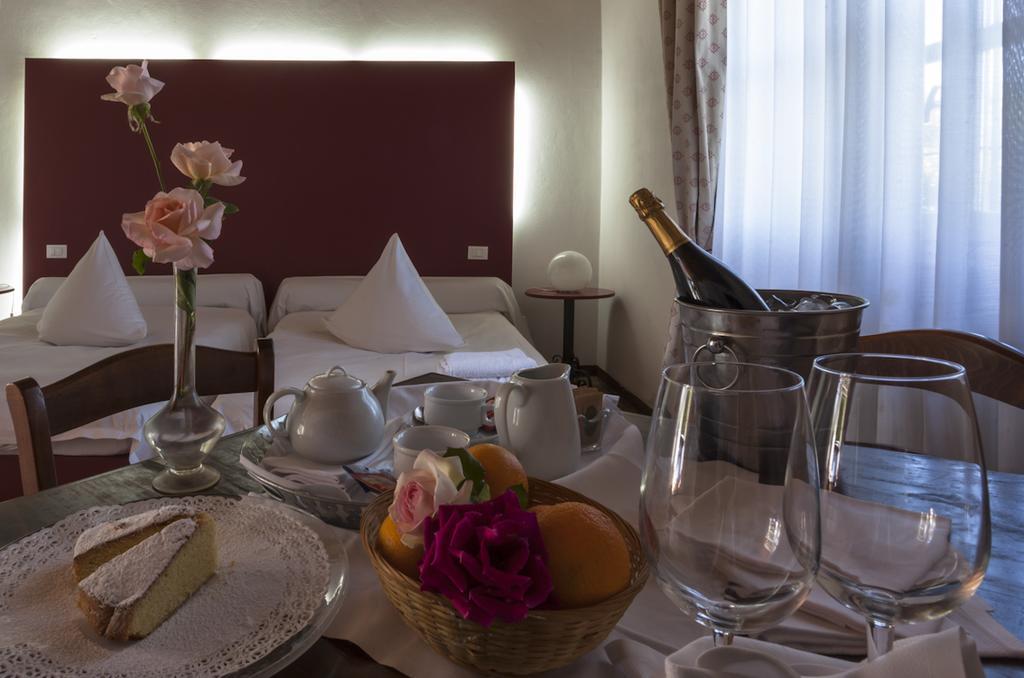 Agriturismo Cascina Marzana Hotel Павия Екстериор снимка